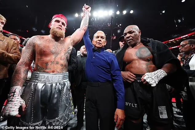 Jake Paul Carries Mike Tyson To Snoozy Defeat-- But At Least It Wasn’t A PPV - Boxing Image